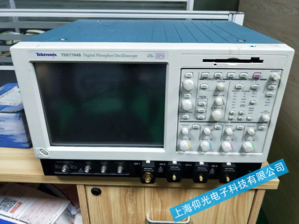 ̩��ʾ����TDS7704B�S��